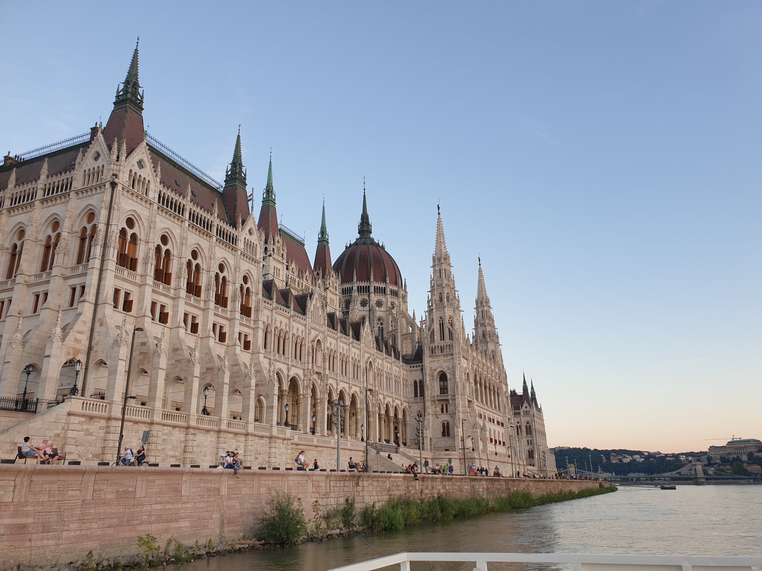 Parlement Hongrois Budapest - depuis le Danube