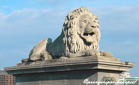 Lion du pont des chaînes