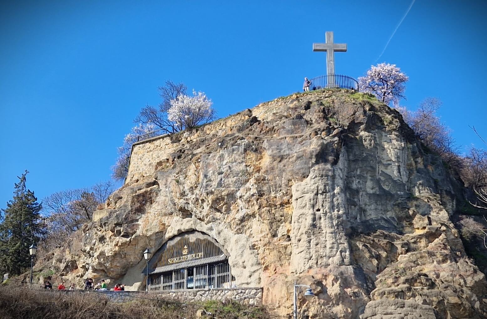 Eglise monolithe Notre-Dame des Magyars Budapest Mont Gellert